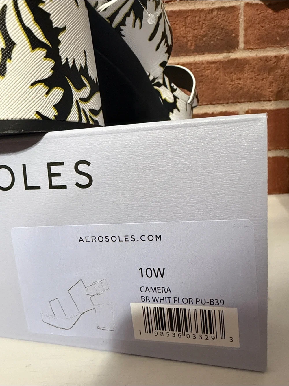 AEROSOLES Camera White Black and Gold Floral Block Heel Sandals, 10W